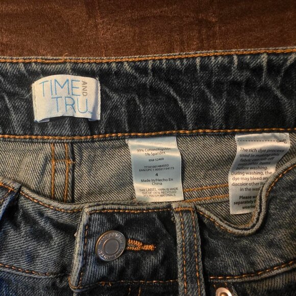 Time and Tru Women's Jeans Size 4 NWT High Rise Barrel Cropped - Picture 4 of 6